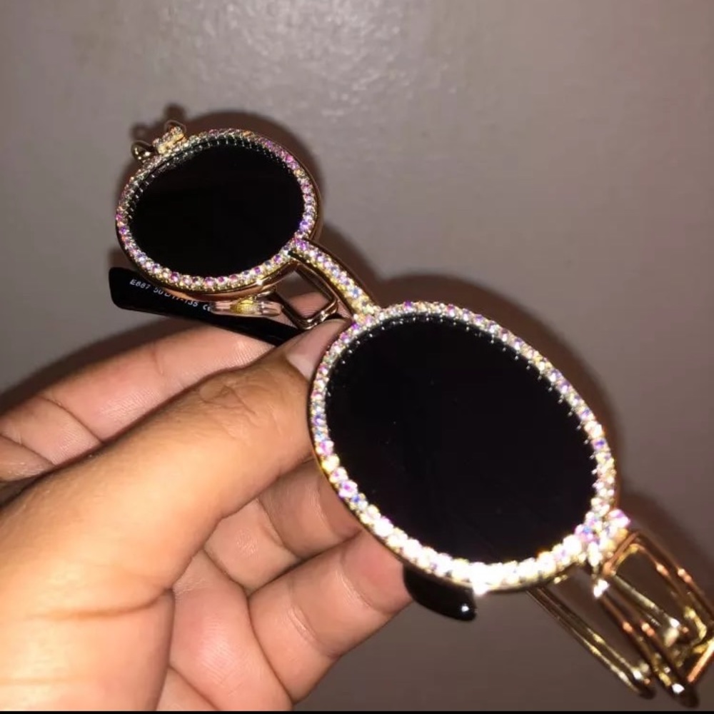 ❌SOLD❌Silver rhinestone sunglasses - Picture 2 of 2